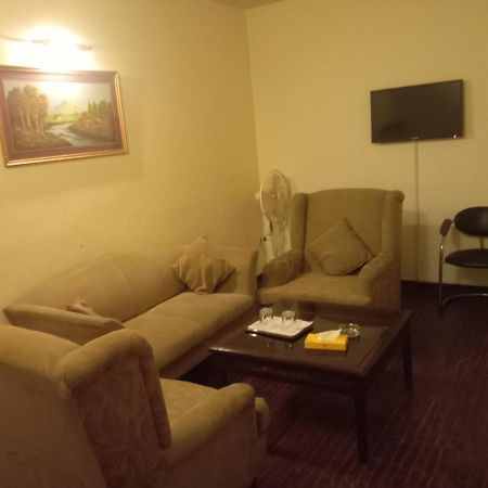 Hotel Shalimar ราวัลปินดี ภายนอก รูปภาพ